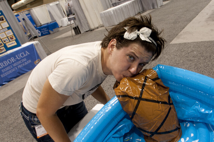     Чудеса гипервентиляции! Вот зачем нужно дышать в пакет, если вам стало плохо