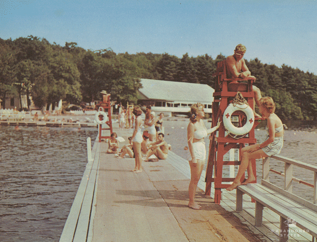 Источник: dcist.com/story/17/08/30/abandoned-postcards-poconos-catskills-animations