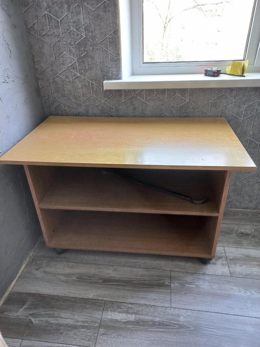 Книжный столик на продажу