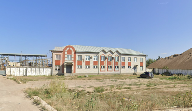 КЗИО потребовал признать здания базы самовольными постройками и обязать владельца их снести. скриншот realnoevremya.ru с сайта google.com/maps 