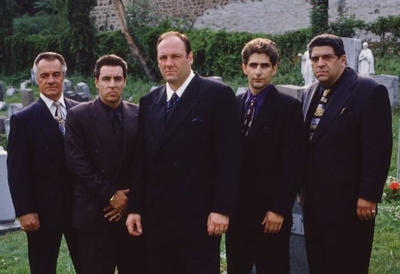 Кадр из криминально-драматического сериала "Клан Сопрано", первая серия которого вышла 10 января 1999 года