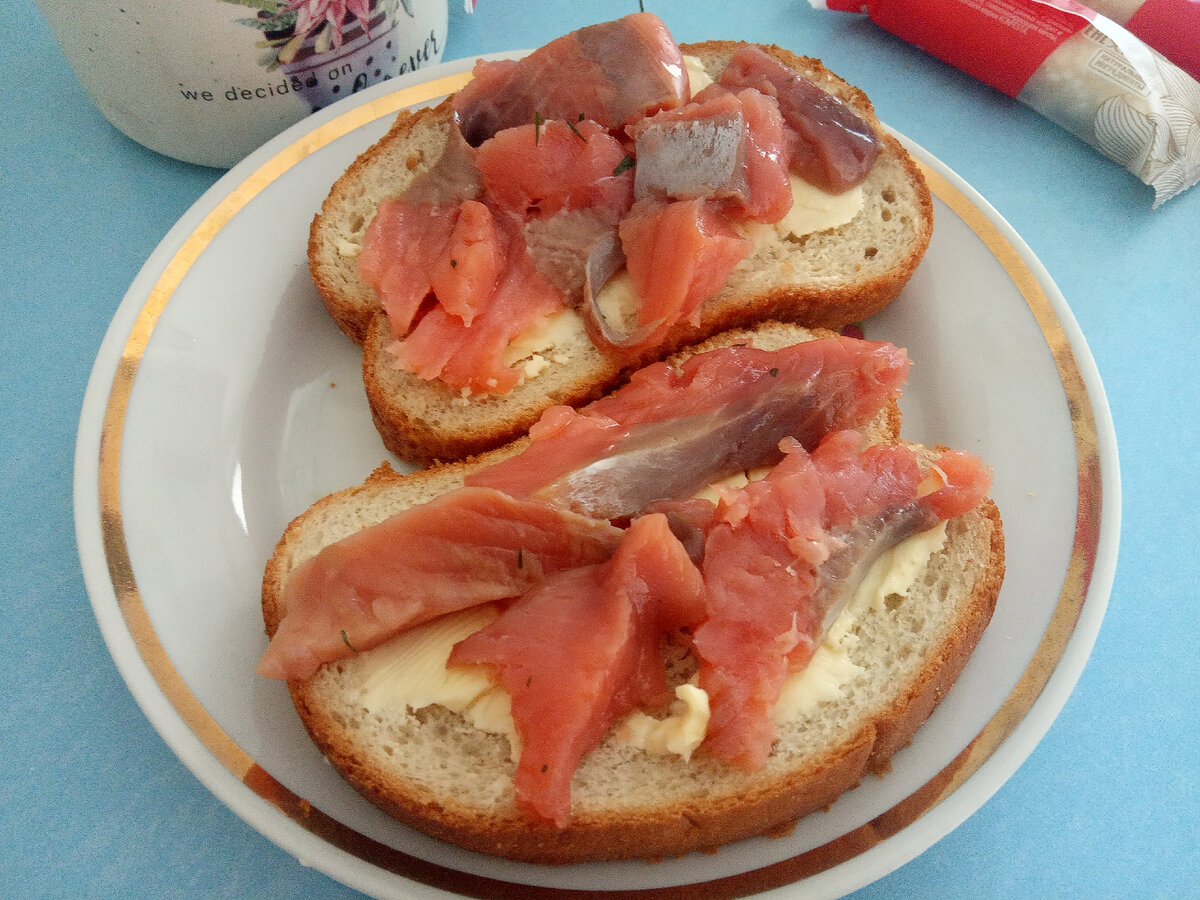 Иногда и рыбки красной хочется)))