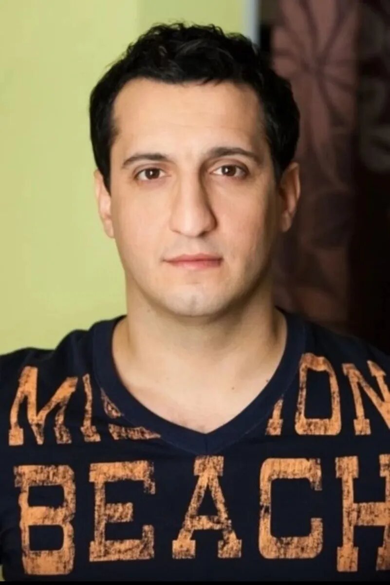 Как зовут артура из универа. Арарат кещян в детстве. Как зовут артура из универа. Кещян арарат кещян. Как зовут артура из универа.