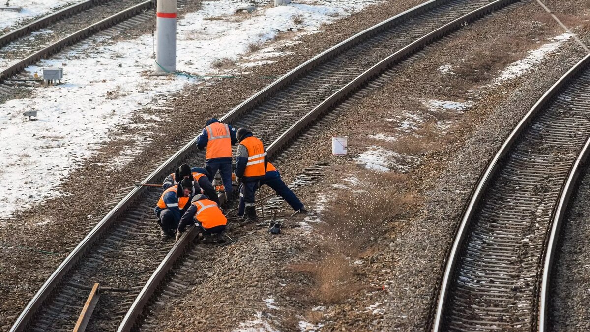     В Иглинском районе Республики Башкортостан сошел с рельсов грузовой поезд, следовавший по маршруту «Астрахань-Нижневартовск».