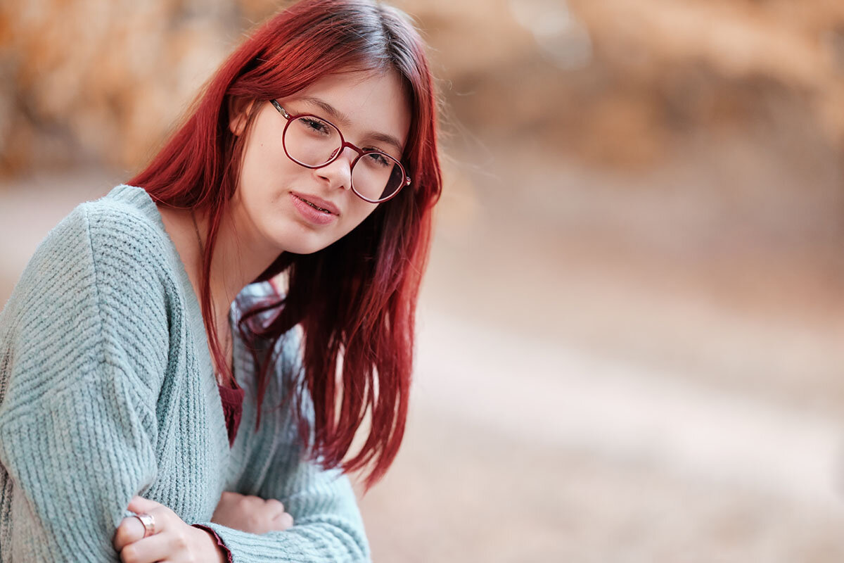    Паспорт в 14 лет ребенок оформляет и получает самостоятельно