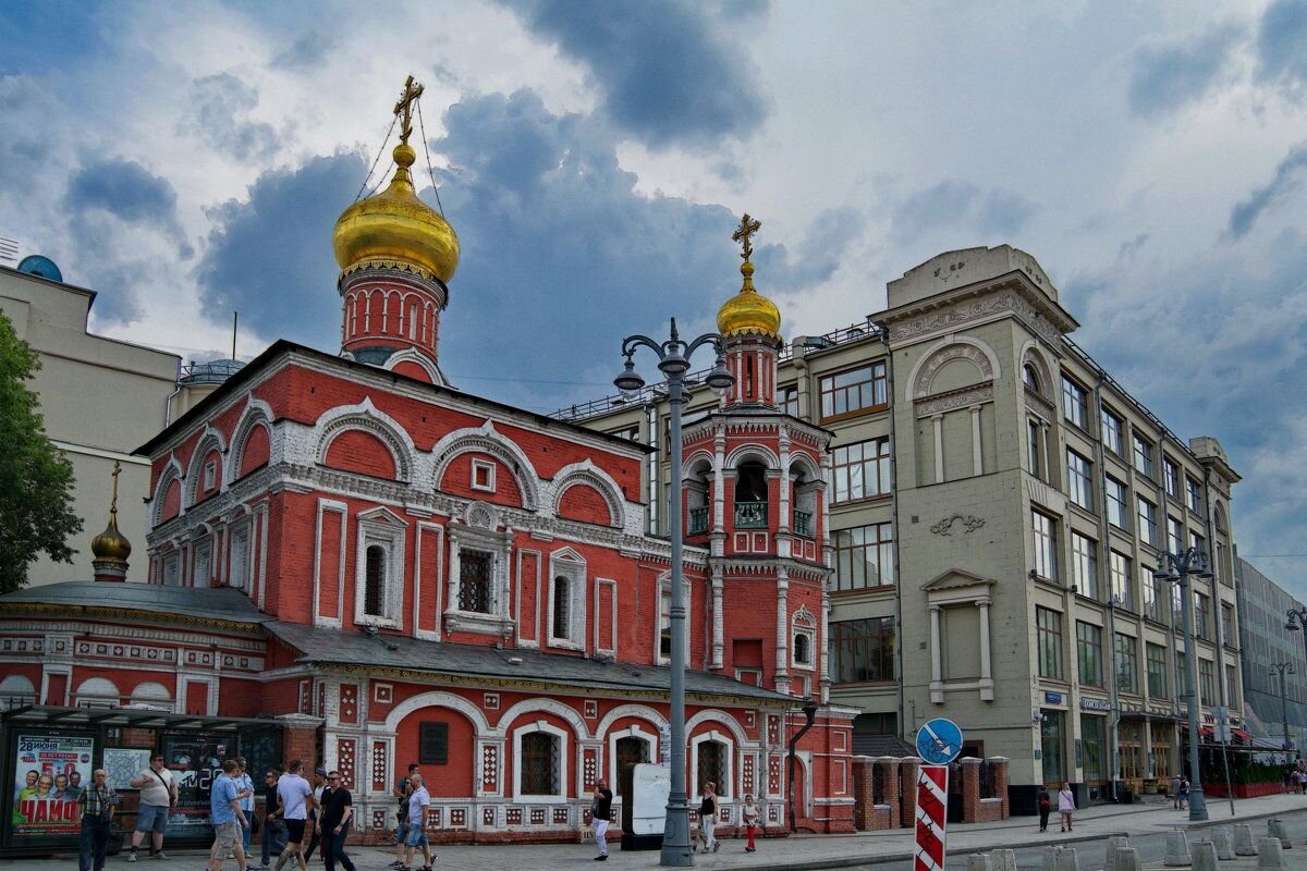 Церковь Всех Святых, что на Кулишках, православный храм, Славянская площадь, 2/5/4,