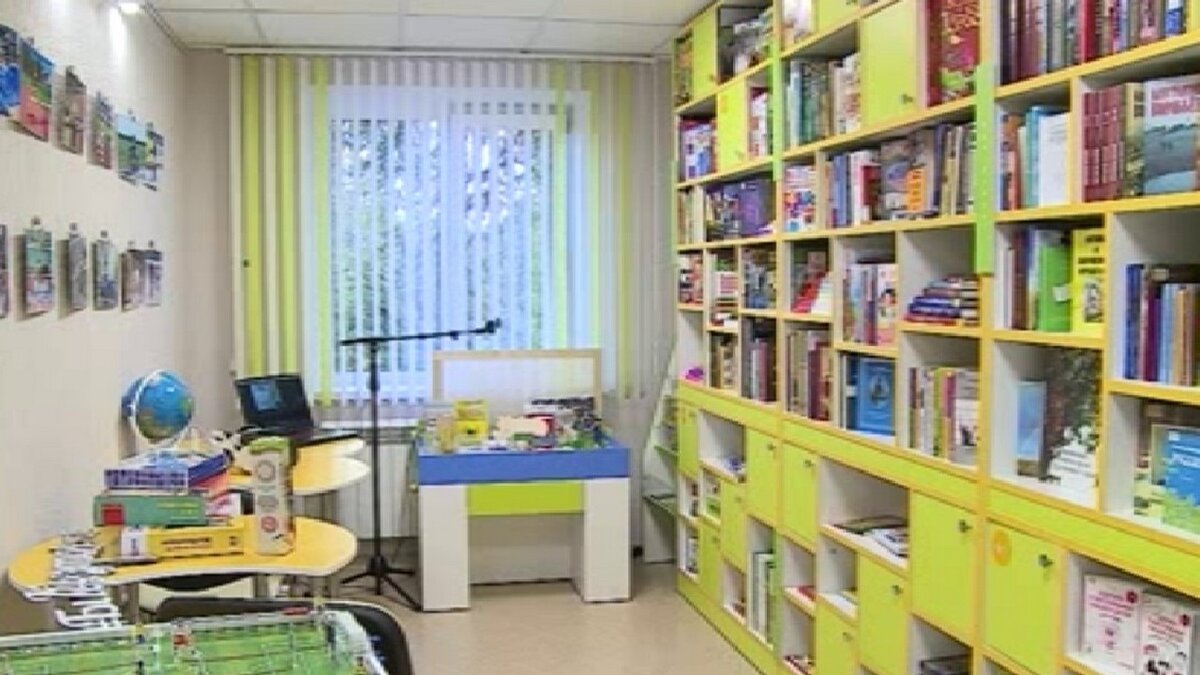    В Железнодорожном округе Курска открыли библиотеку нового поколения