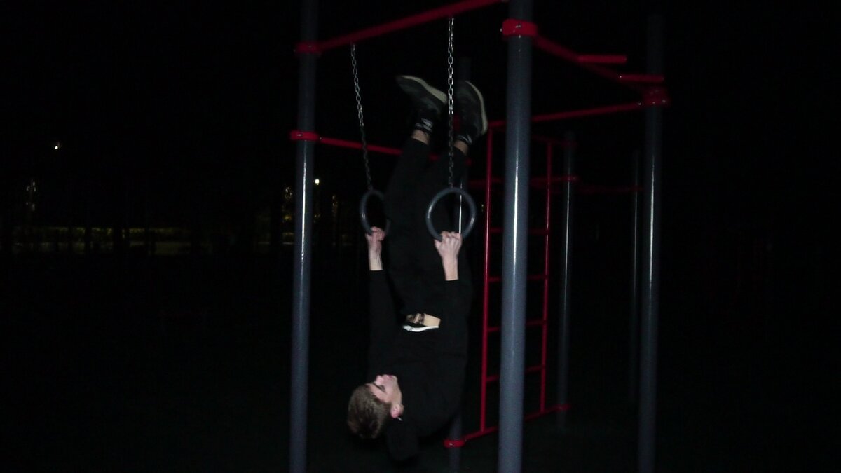    В Сургуте решают проблему с освещением в парке