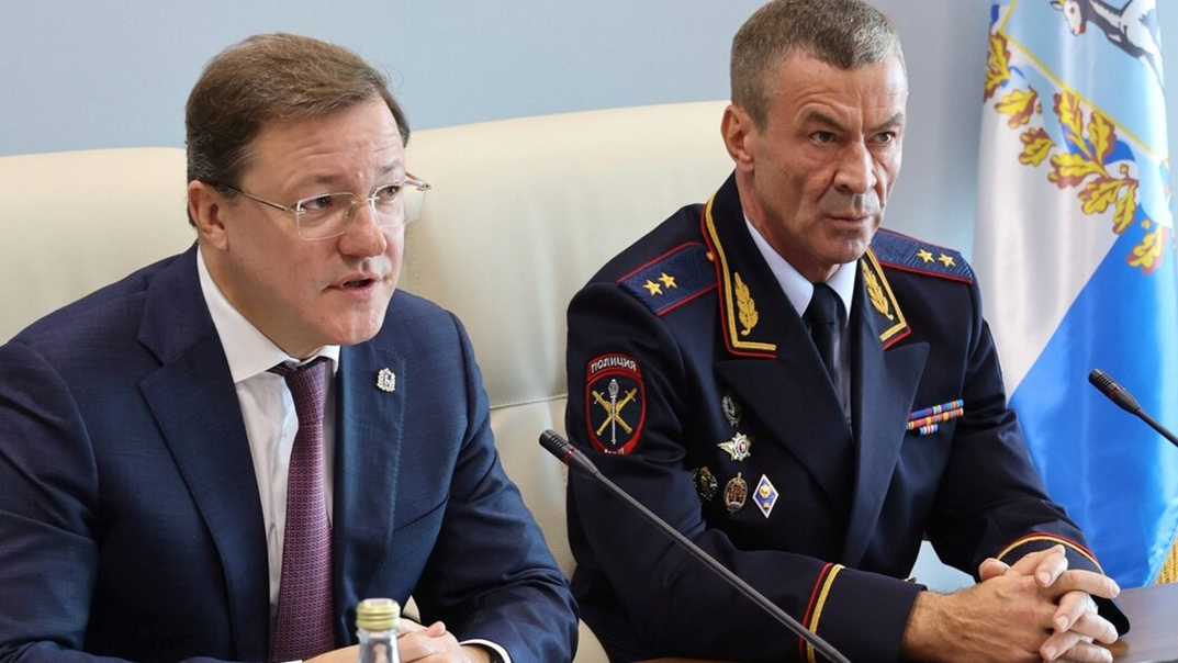 Губернатор  Азаров и  Начальник МВД Иванов.