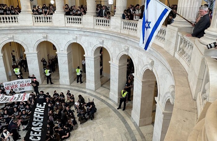    Протест против операции в Газе в Капитолии.Reuters