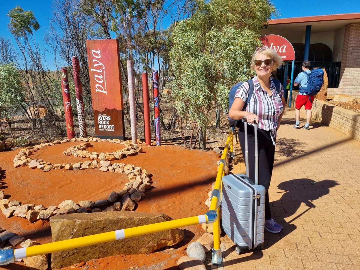 Прилетели на Урулу, Австралия.