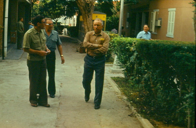 Главный военный советник генерал-лейтенант Василий Шахнович. Луанда, Ангола, 1979 год. Фото из архива Валентина Авилова. 