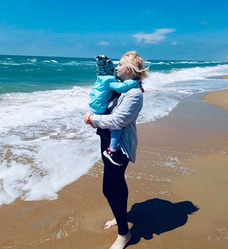 Это мы на косе . Ещё море было чистым....