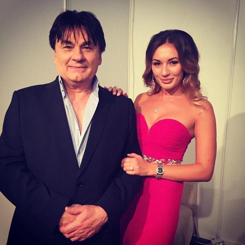 Мама травит меня": дочь Серова ответила на обвинения родительницы Lisa.ru