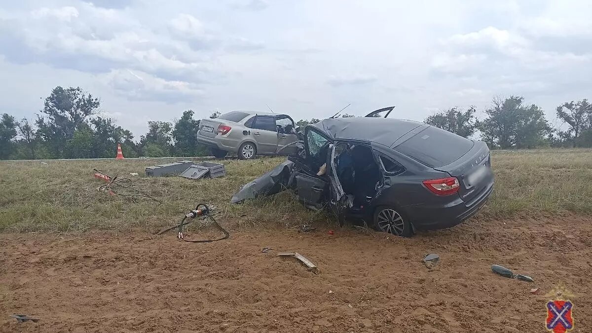     Водителя, по вине которого погибли три человека в лобовой аварии, собираются отправить за решетку в Быковском районе Волгоградской области, сообщает региональная полиция.