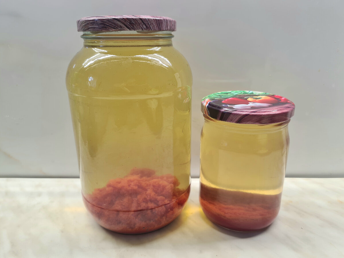 Арбузный сок с осевшей мякотью. Фото автора.