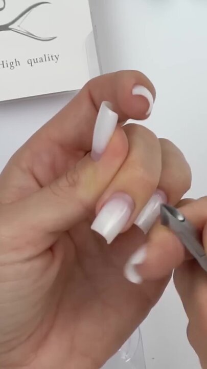 Дизайн ногтей с воздушными одуванчиками