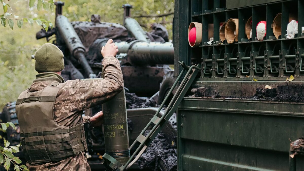     Сбитым объектом над Ростовской областью могла быть ракета Украины, пишет «Южная служба новостей» со ссылкой на слова эксперта ассоциации военных политологов Андрея Кошкина.