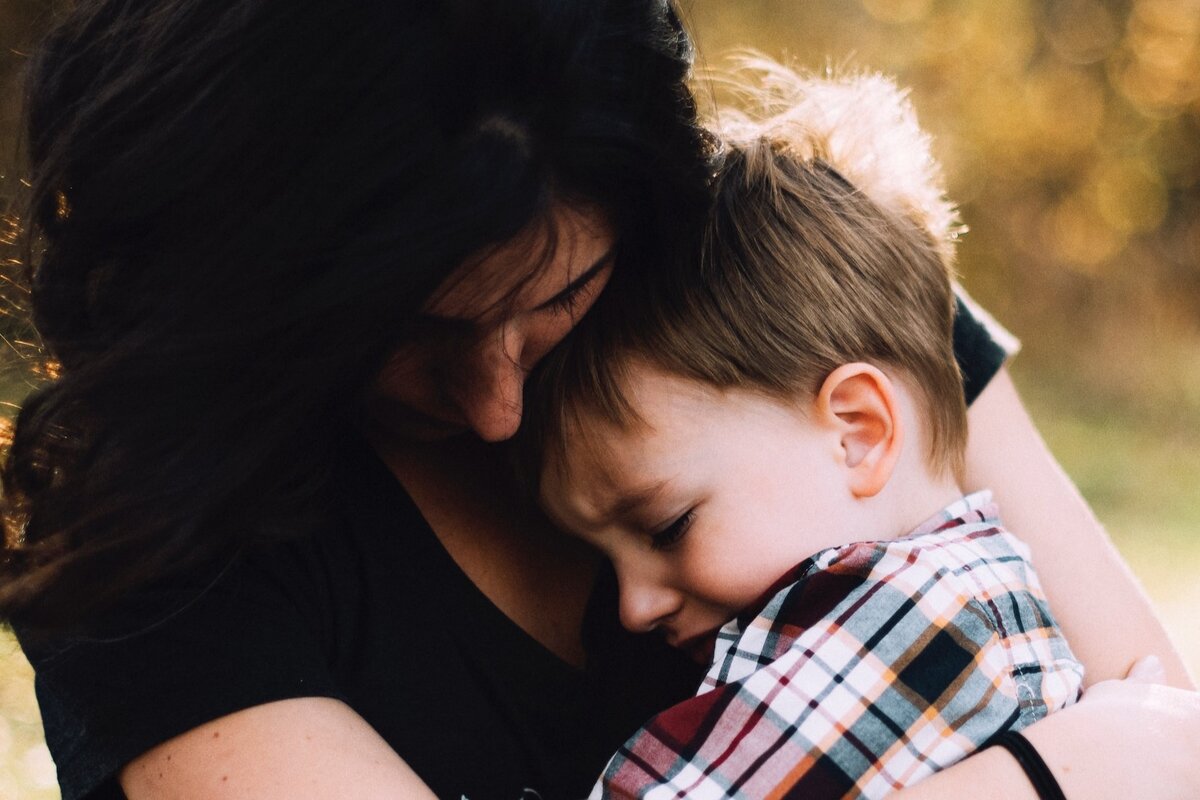 Родители должны всегда хвалить и поддерживать ребенка.  Фото: unsplash.com