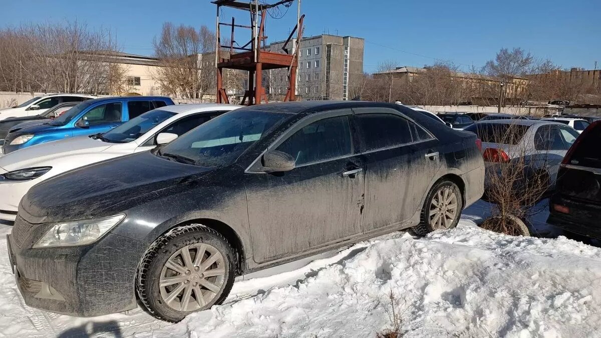     Жителя Красноярска приговорили к 200 часам обязательных работ за повторное нетрезвое вождение, а его дорогостоящий автомобиль конфисковали в доход государства. Об этом сообщили в прокуратуре края.