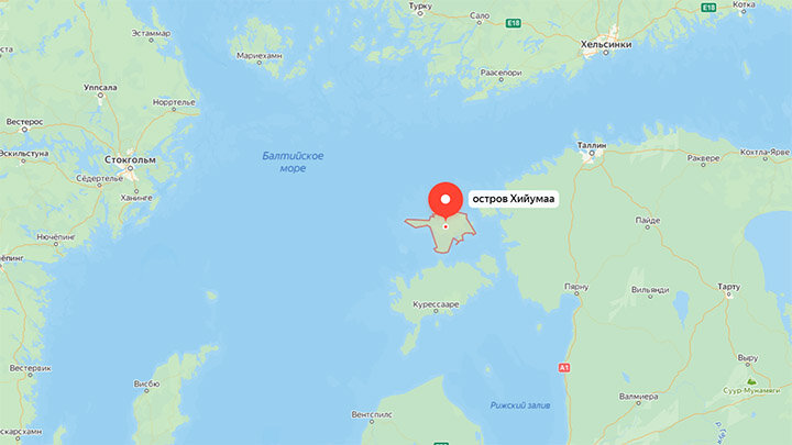 КАБЕЛЬ В ШВЕЦИЮ ПОВРЕДИЛСЯ В ТЕРРИТОРИАЛЬНЫХ ВОДАХ ЭСТОНИИ, ПРИМЕРНО В 50 КИЛОМЕТРАХ К ЗАПАДУ ОТ ОСТРОВА ХИЙУМАА. СКРИНШОТ ЯНДЕКС-КАРТЫ