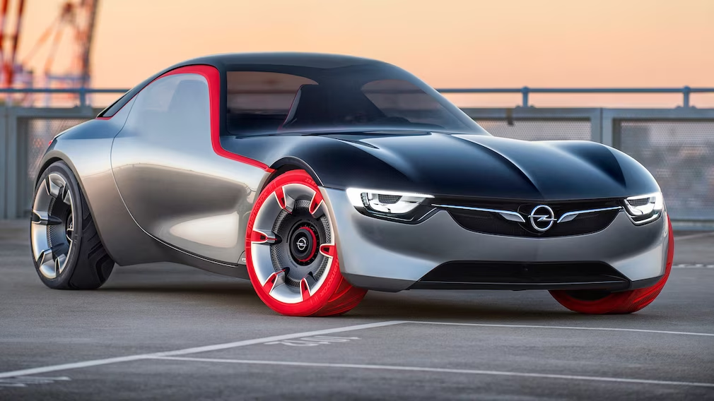 Окраска автомобилей не знает границ в своем разнообразии. Автомобильные шины выглядят совсем по-другому. Они постоянно черные – уже около ста лет. Но почему это на самом деле так?