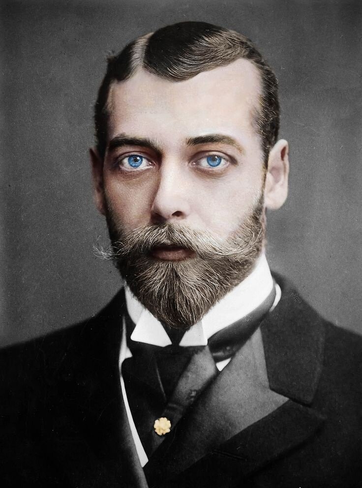 На фото: Георг V,  дед Елизаветы II