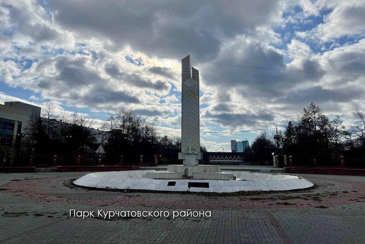 Здесь появится новая входная группа и сухой фонтан. Фото: cheladmin.ru