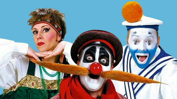 Прямиком из "Деревни дураков": как сегодня живут актёры знаменитого шоу "Каламбур"? Обложка © VK / calambur_group