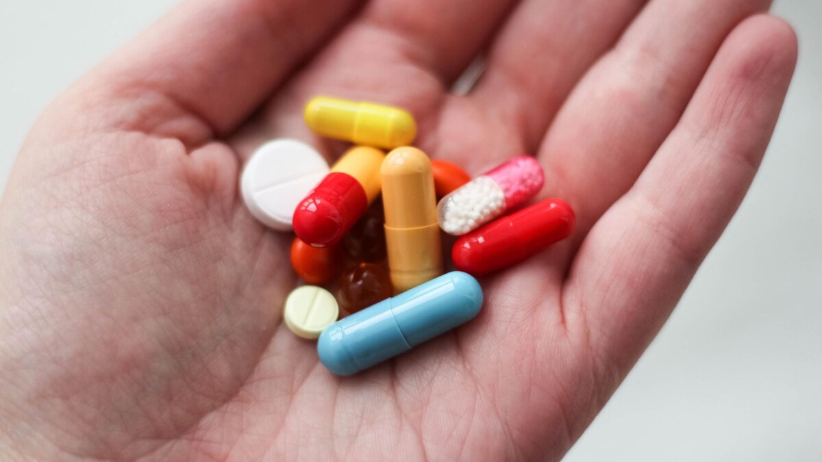    Как понять, что продаваемые в аптеках лекарства – не подделка? Отвечает эксперт© Unsplash / Ксения Яковлева