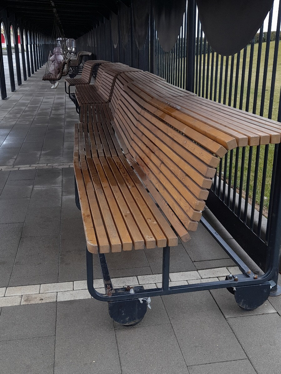 Загадочные  лавочки. Нижний Новгород.Фото автора