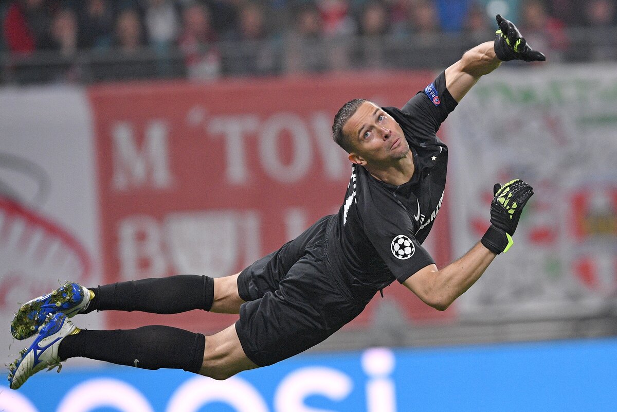  📷 📷 📷 📷 📷 📷 📷   Вратарь "Зенита" Михаил Кержаков