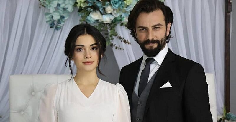 Озге и Гёкберк (источник: kinoturkey.ru)