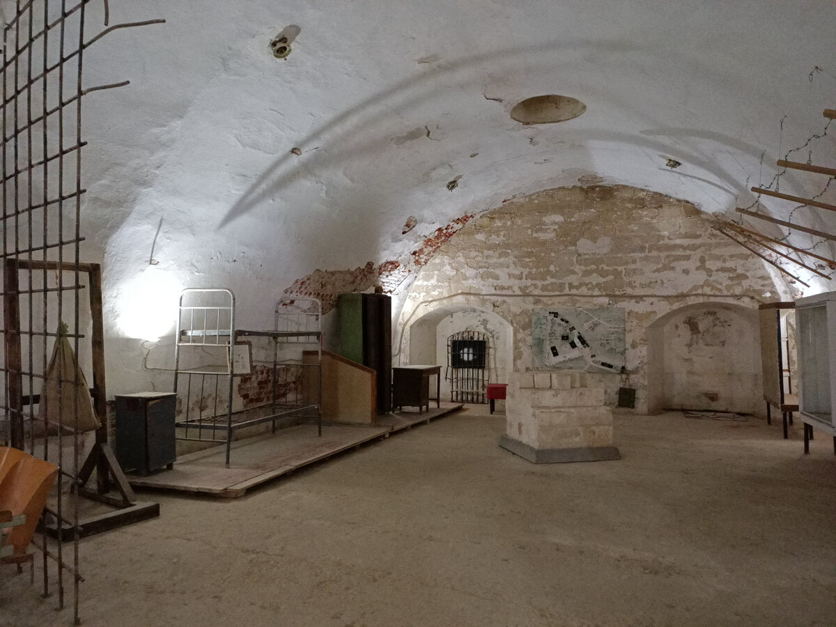 Центр крепости. Каркассон замок каркассон. Донжон замок франция. Каркасонская крепость франция. Центр крепости.