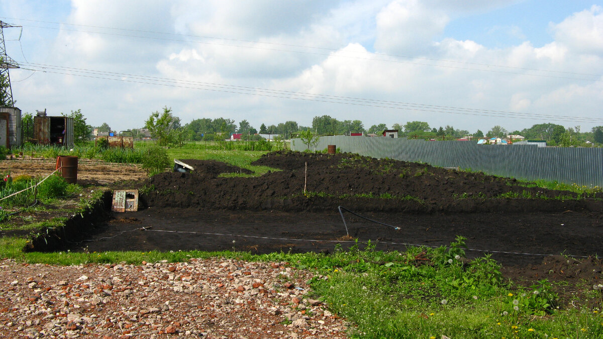 Грунт из котлована под дом.