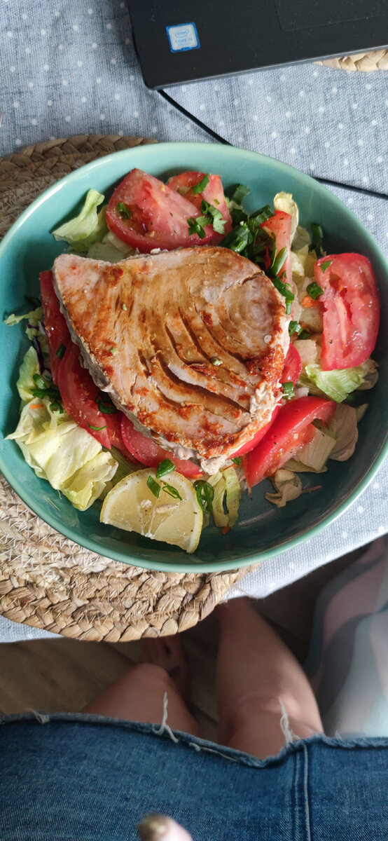 Салат с тунцом гриль по-итальянски 