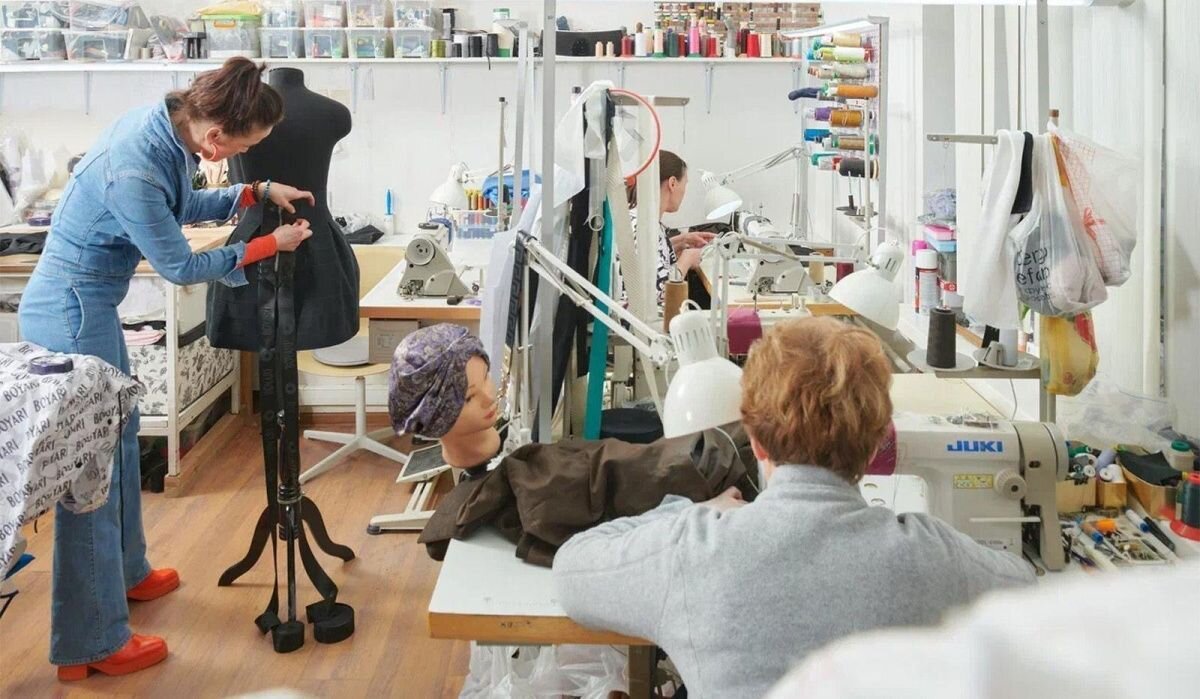     Швейная мастерская. Источник: mos.ru Автор фото: Пресс-служба Мэра и Правительства Москвы