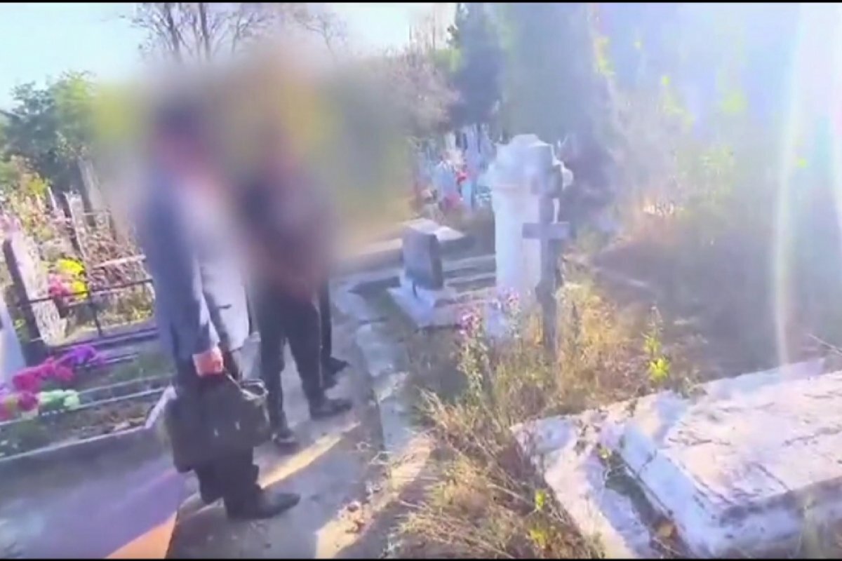    Задержан мужчина, воровавший оградки и столы с кладбища в Новороссийске