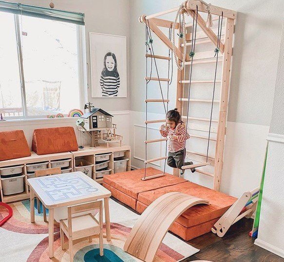 Можно сочетать яркие цвета с нейтральными. Фото: facebook.com