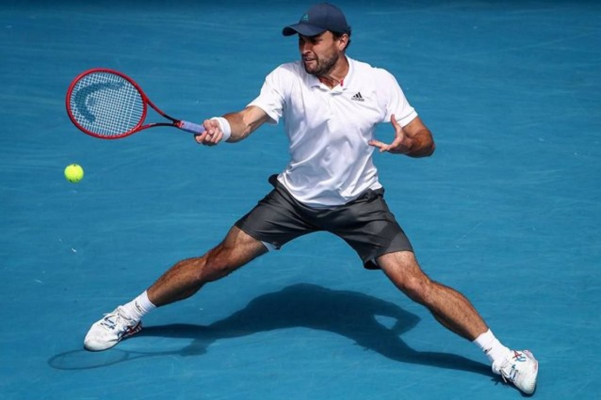    Теннисист Аслан Карацев прошёл в четвертьфинал турнира ATP-500 в Токио