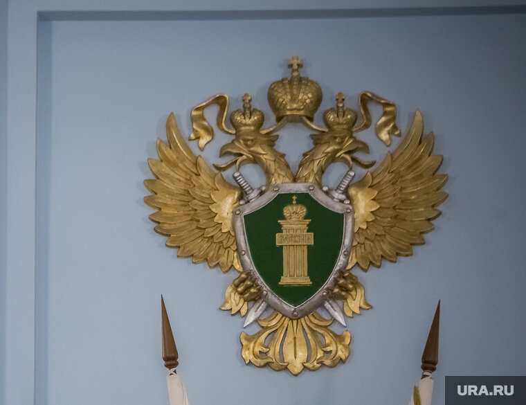    Прокуратура пояснила, что у суда больше полномочий для доказательства нарушений