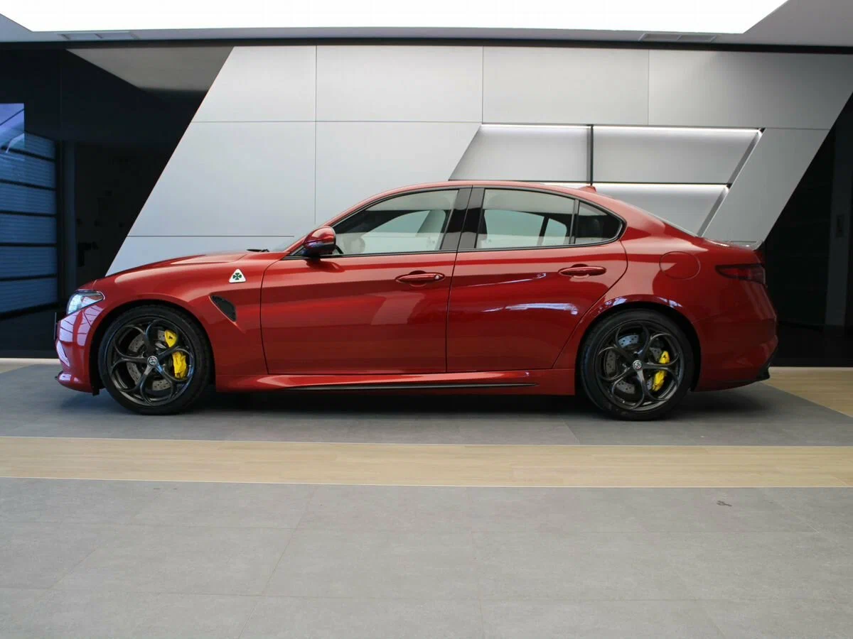 Разве можно не влюбиться? Источник фото - https://auto.ru/cars/used/sale/alfa_romeo/giulia/1119242316-bd09ec15/