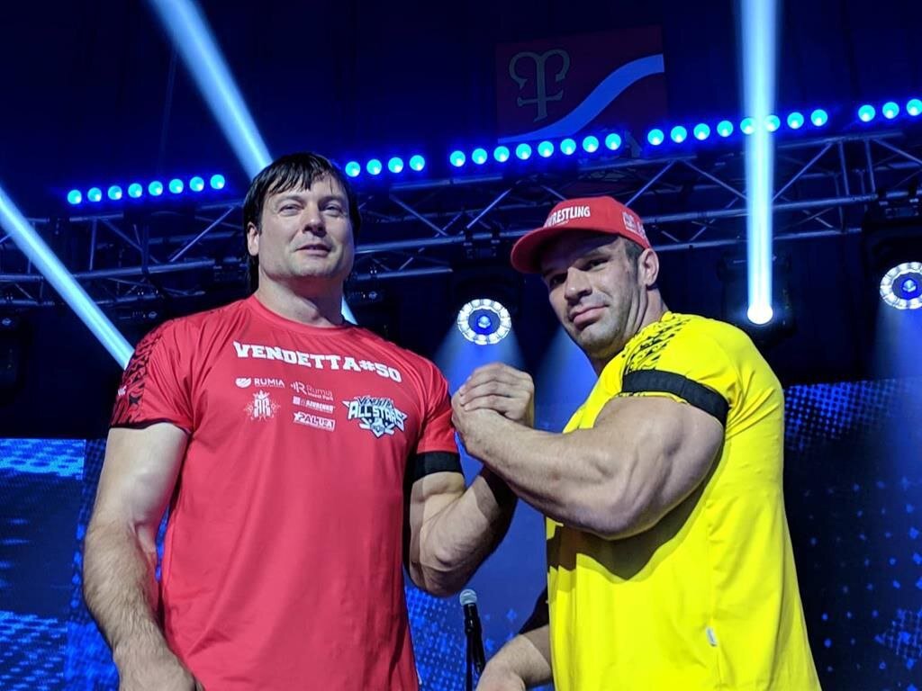 Devon Laratt и Денис Цыпленков - самые популярные армрестлеры