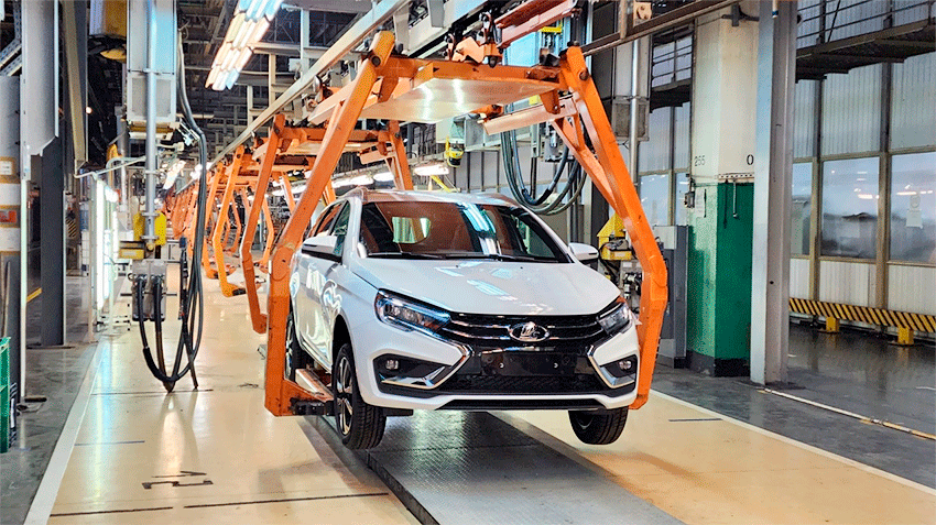 После перезапуска LADA Vesta NG потеряла часть локализации из-за электроники и «автомата»