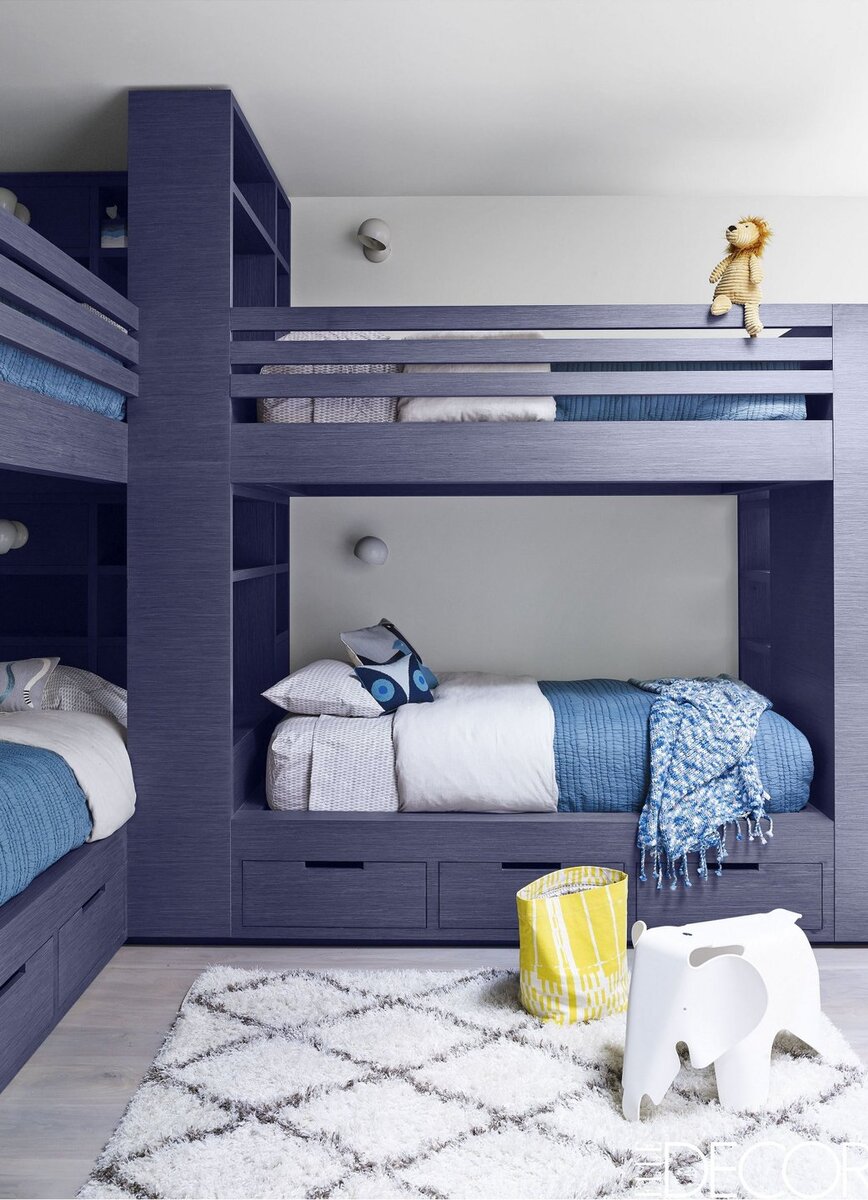 Дизайн маленькой детской комнаты с двухъярусной кроватью