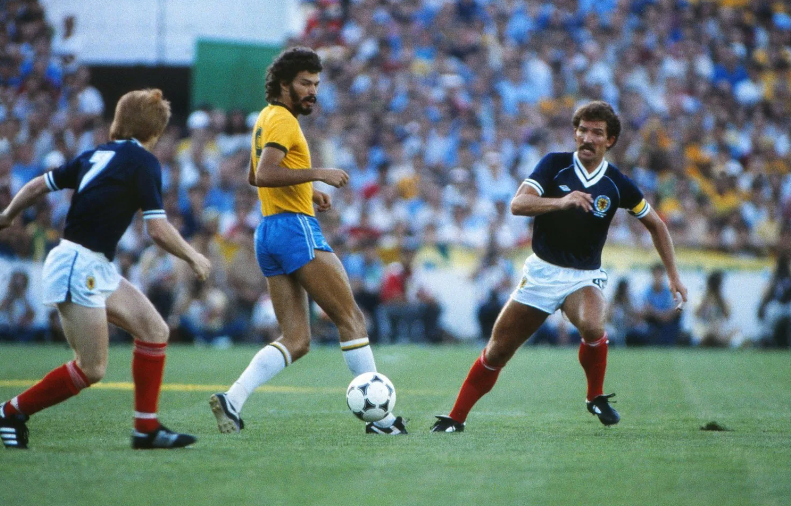 Лидер сборной Бразилии - Сократес на Чемпионате Мира-82