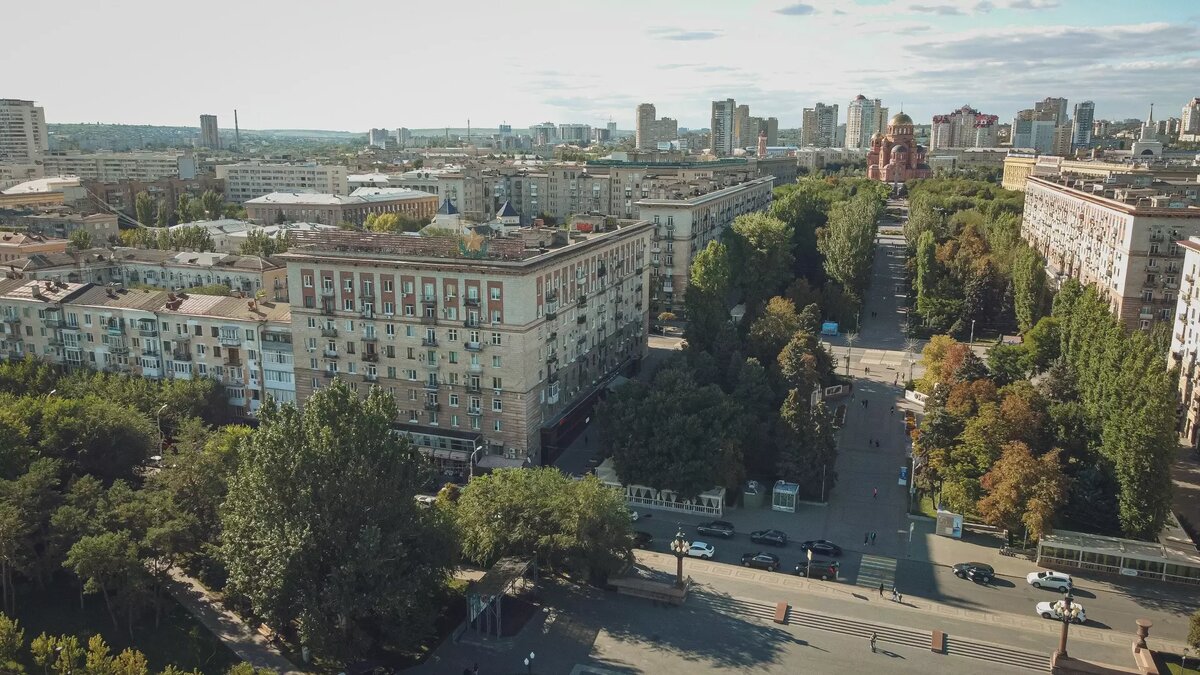     Семья с двумя детьми отравилась газом в Тракторозаводском районе, в центре города к зиме перепахали склон ЦПКиО, в троллейбусе произошла схватка из-за критики жизни в Волгограде.