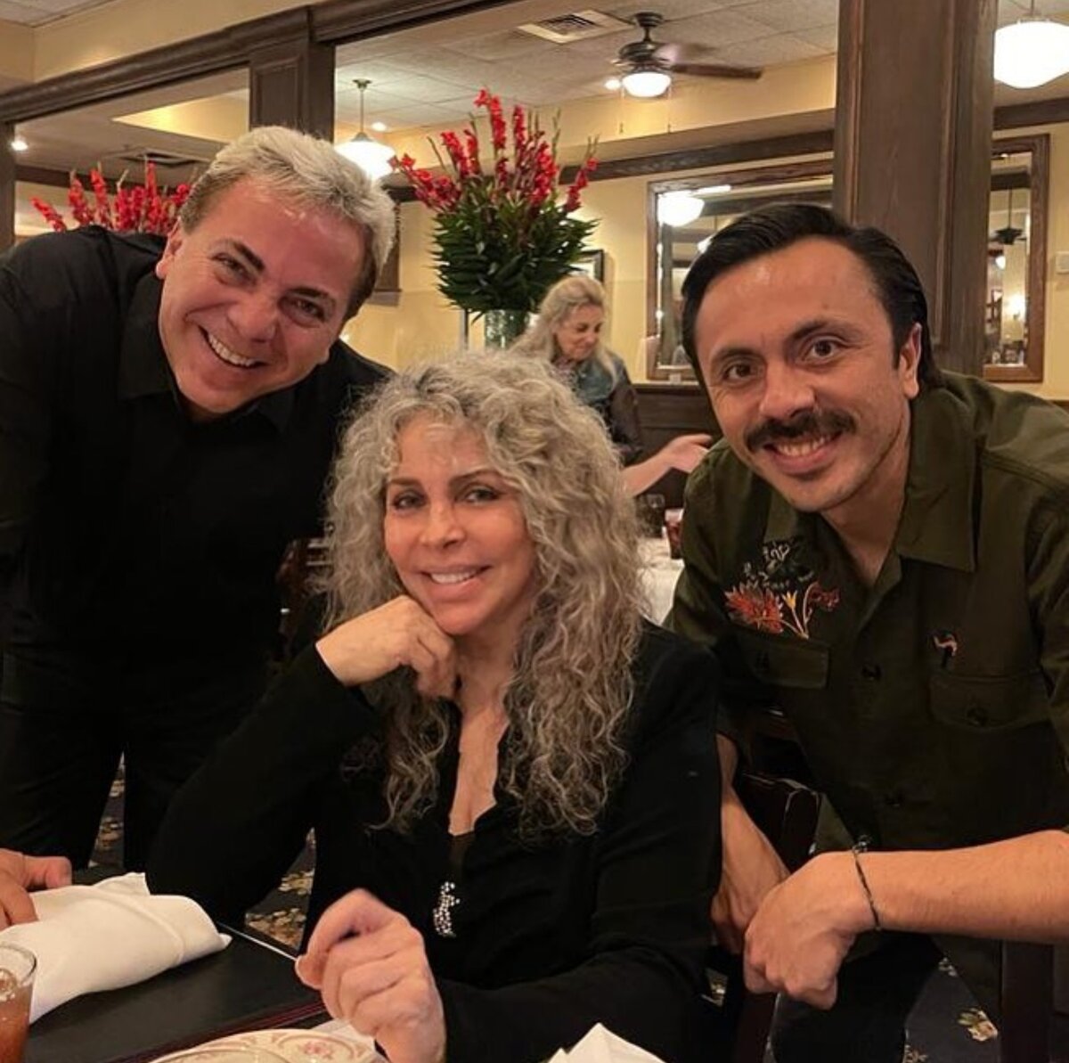 Вероника Кастро с сыновьями