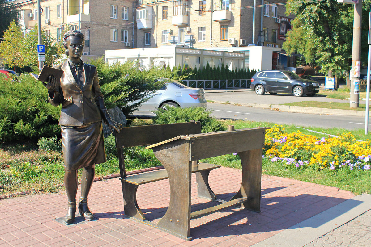 И по ней бьют. Для создания иллюстраций использовались материалы из сервиса Яндекс.Картинки.