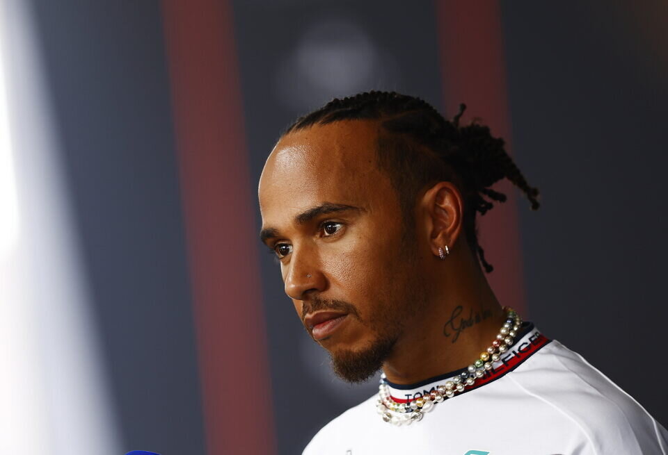    Льюис Хэмилтон: FIA стоит поговорить со своим пиарщикомLAT Images / Mercedes